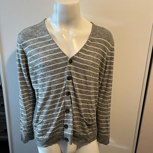 Benson cardigan size XL